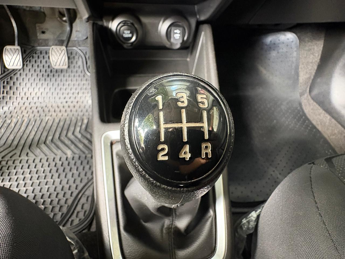 SWIFT GL SPORT HB 1.2 MT / AÑO 2023 / UNICO DUEÑO / 46.901 KMS  14