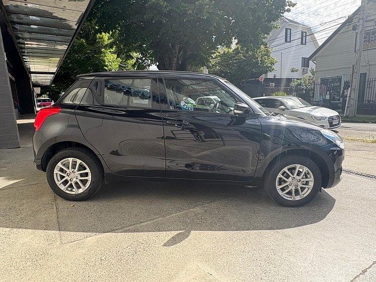 SWIFT GL SPORT HB 1.2 MT / AÑO 2023 / UNICO DUEÑO / 46.901 KMS  8