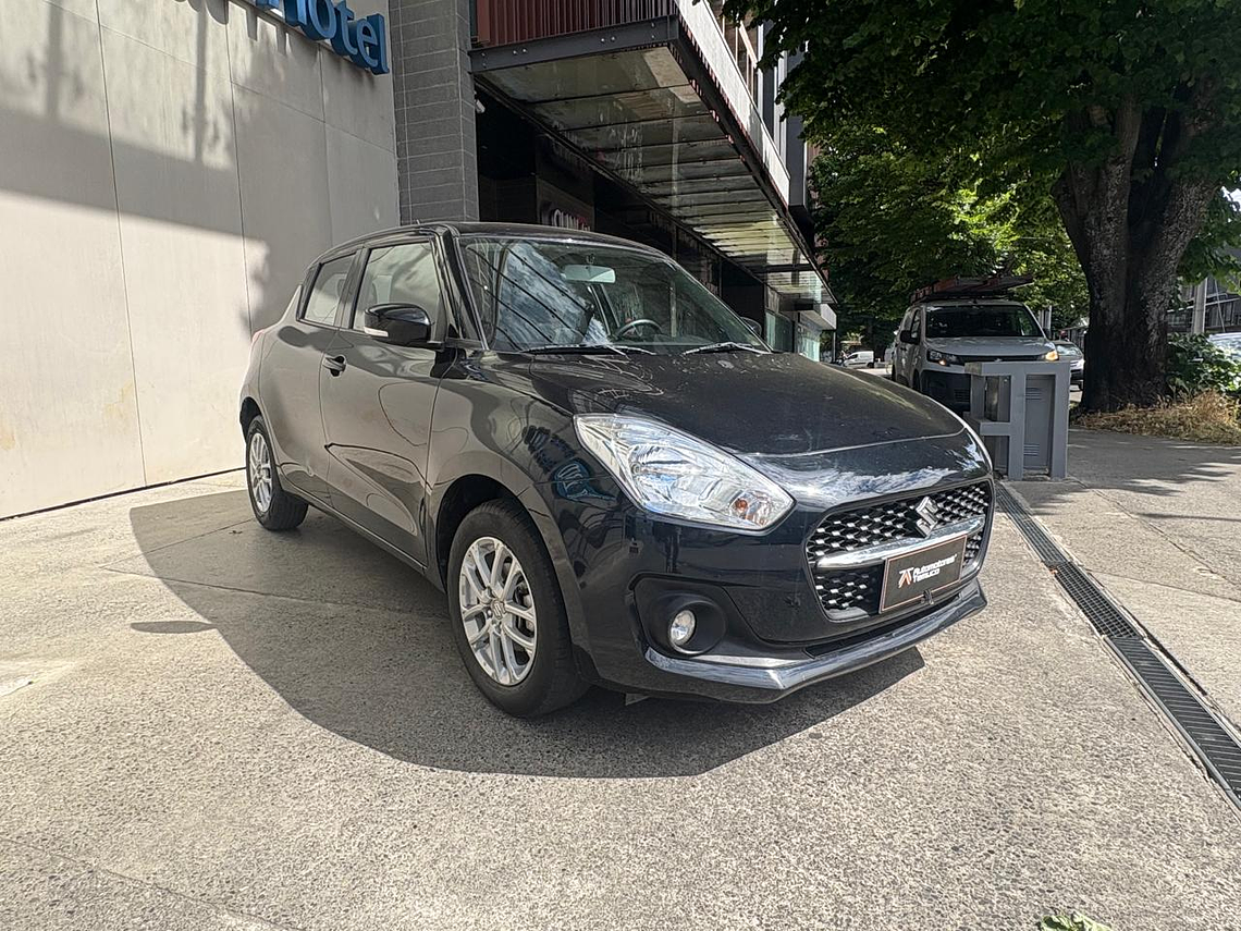 SWIFT GL SPORT HB 1.2 MT / AÑO 2023 / UNICO DUEÑO / 46.901 KMS  3