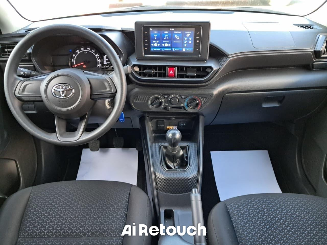 RAIZE 1.2 MT / AÑO 2025 / 13.583 KMS  9