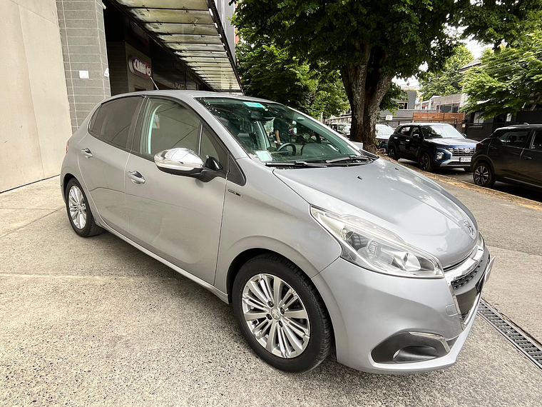 208 SIGNATURE 1.2 MT / AÑO 2020 / 103.512 KMS  3