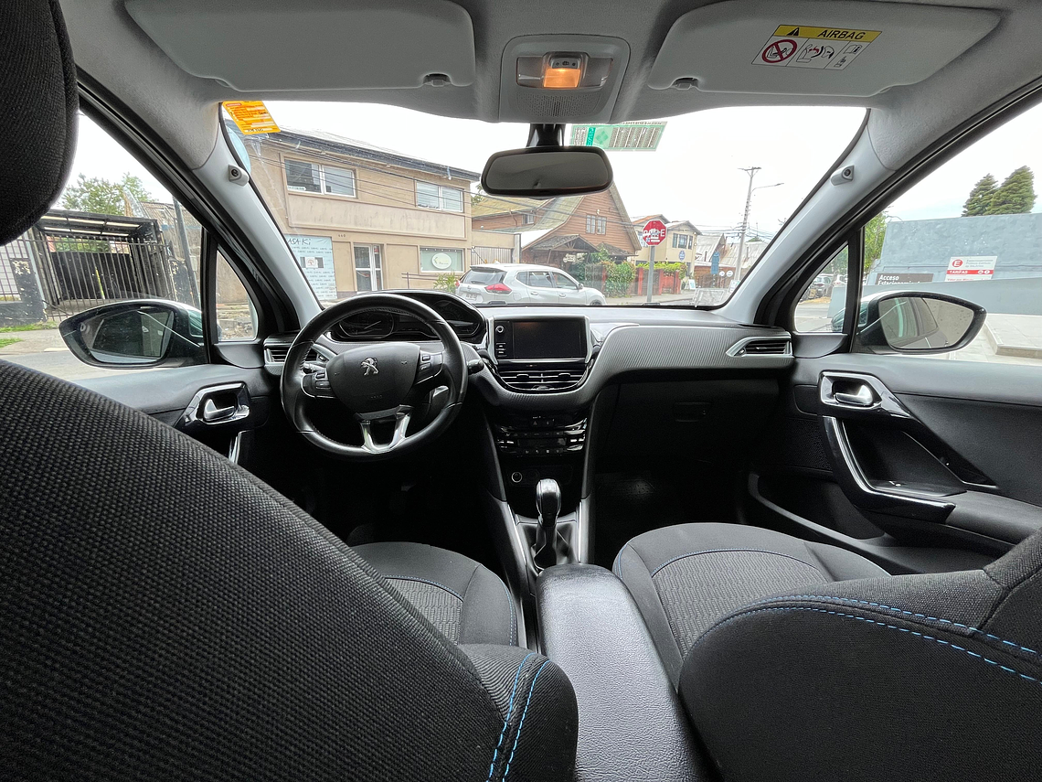 208 SIGNATURE 1.2 MT / AÑO 2020 / 103.512 KMS  9