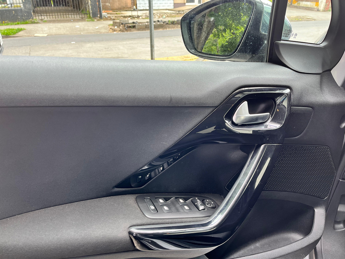 208 SIGNATURE 1.2 MT / AÑO 2020 / 103.512 KMS  11