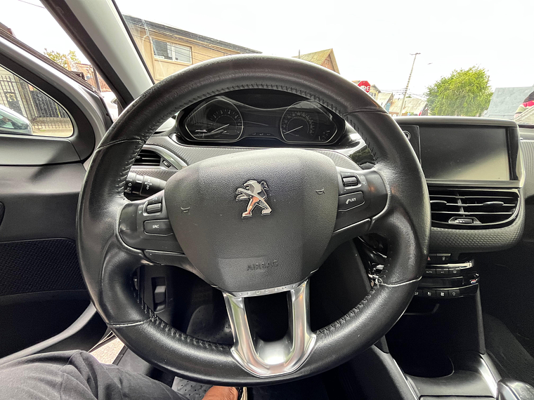 208 SIGNATURE 1.2 MT / AÑO 2020 / 103.512 KMS  7