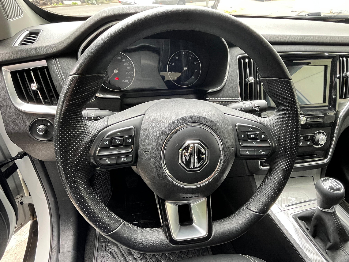 RX5 1.5 6MT / AÑO 2023 / UNICO DUEÑO / 42.067 KMS  9