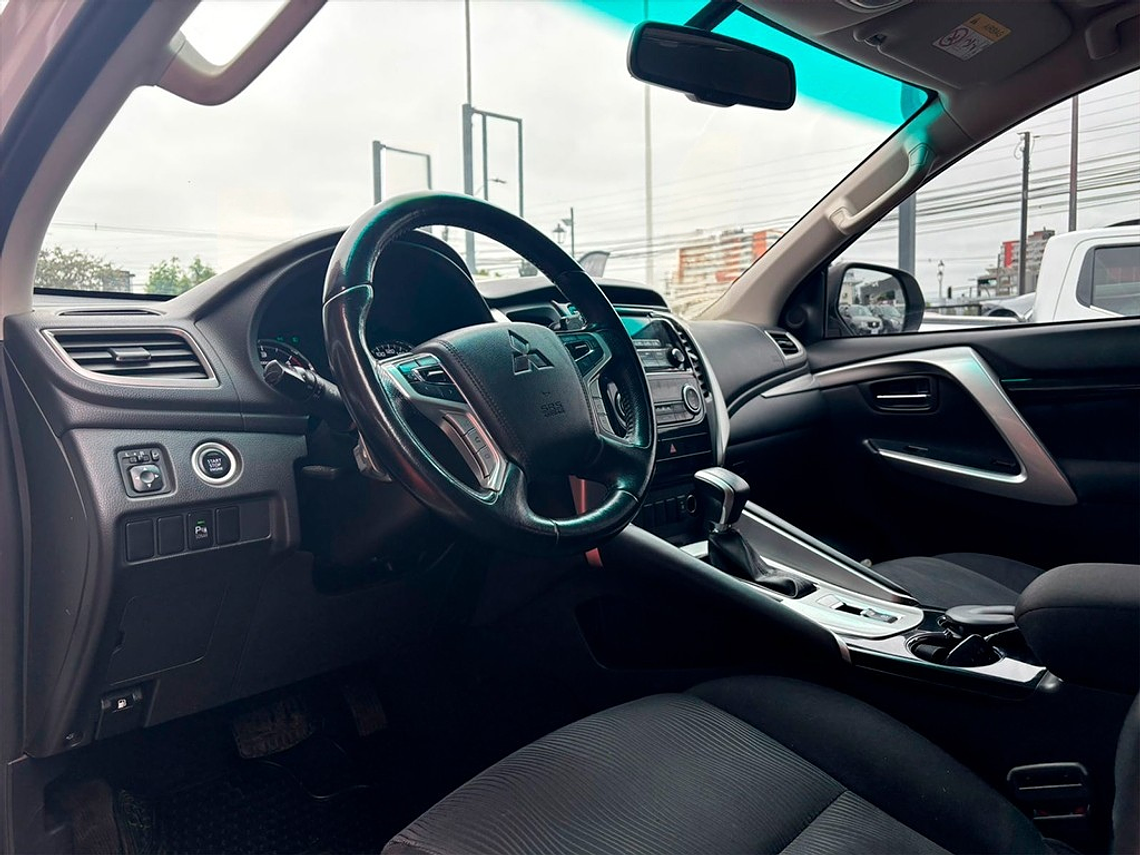 MONTERO SPORT 2.4 AT / AÑO 2019 / 81.302 KMS  8