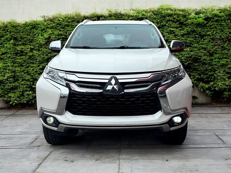 MONTERO SPORT 2.4 AT / AÑO 2019 / 81.302 KMS  2