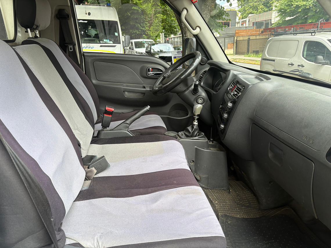 X200 X200 LUXURY 2.0 6MT / AÑO 2022 / UNICO DUEÑO / 150.000 KMS  9