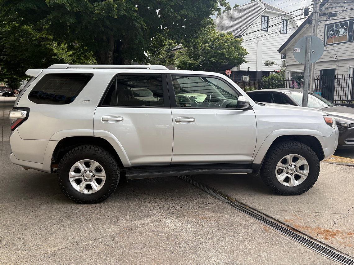 4RUNNER 4X4 4.0 AUT / AÑO 2019 / 155.400 KMS  6