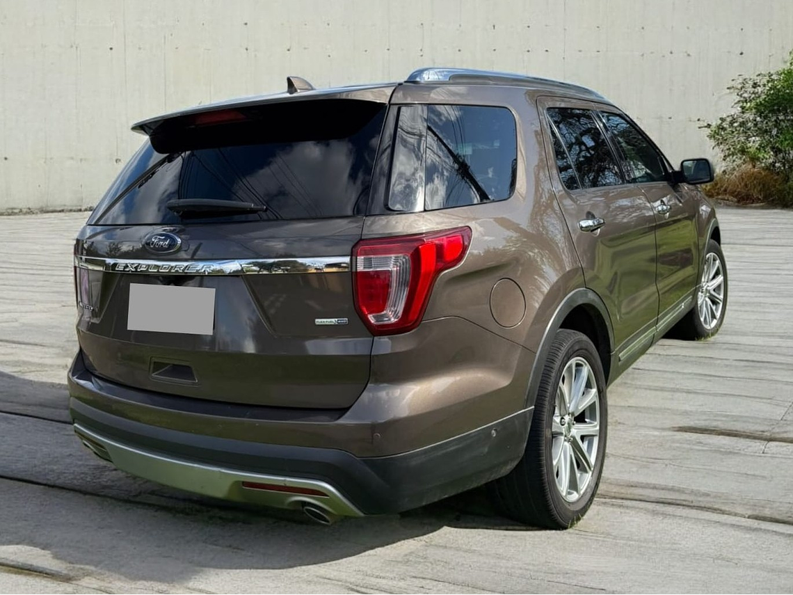 EXPLORER LIMITED 3.5 4WD AUT / AÑO 2016 / 7 PASAJEROS / 161.293 KMS  4