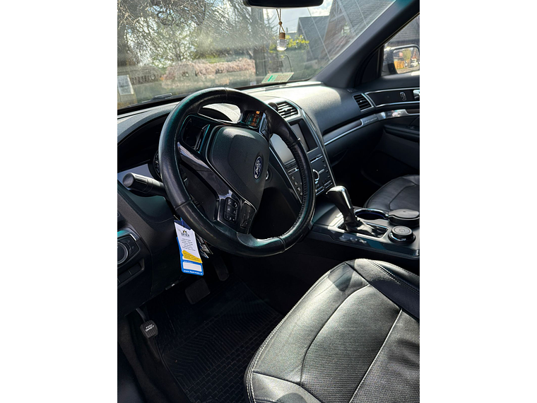 EXPLORER LIMITED 3.5 4WD AUT / AÑO 2016 / 7 PASAJEROS / 161.293 KMS  10