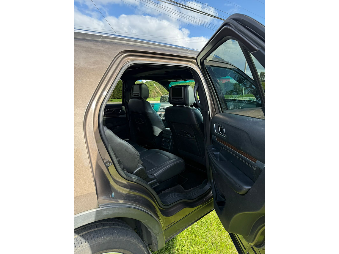 EXPLORER LIMITED 3.5 4WD AUT / AÑO 2016 / 7 PASAJEROS / 161.293 KMS  12