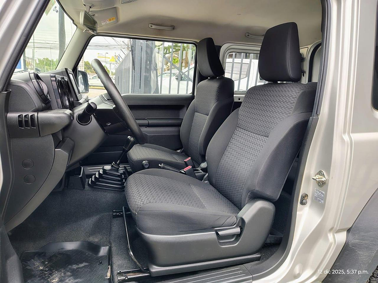 JIMNY WINCHE 1.5 4X4 MT / AÑO 2022 / 60.171 KMS  9