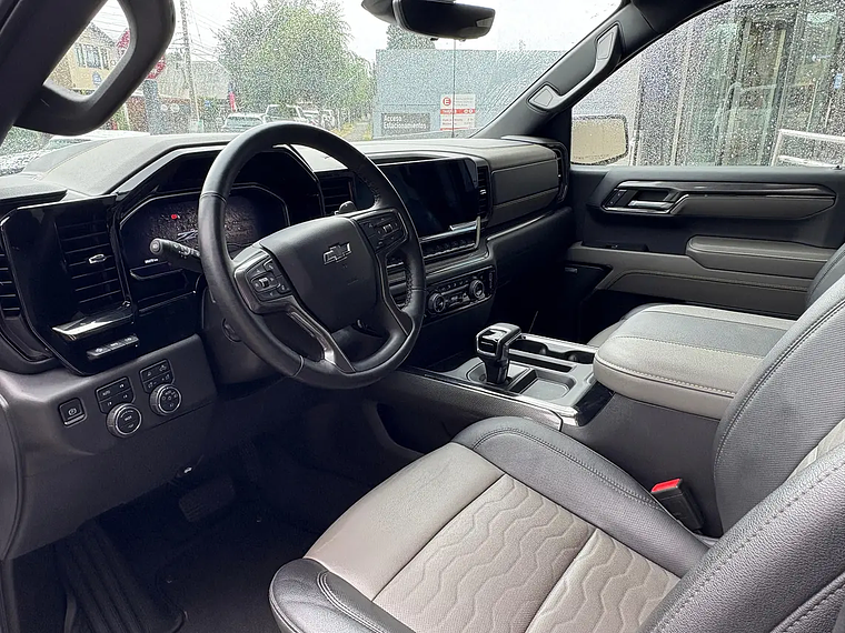 SILVERADO ZR2 4X4 6.2 AUT / AÑO 2024 / 25.650 KMS  10