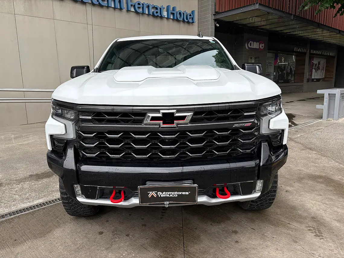 SILVERADO ZR2 4X4 6.2 AUT / AÑO 2024 / 25.650 KMS  2
