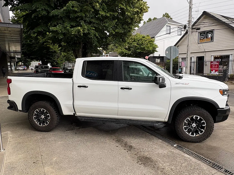 SILVERADO ZR2 4X4 6.2 AUT / AÑO 2024 / 25.650 KMS  6