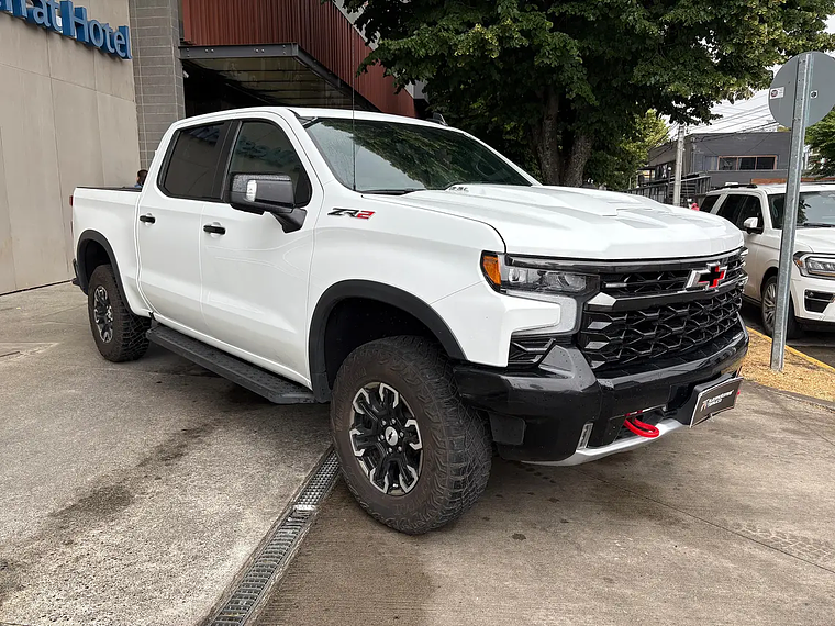 SILVERADO ZR2 4X4 6.2 AUT / AÑO 2024 / 25.650 KMS  3