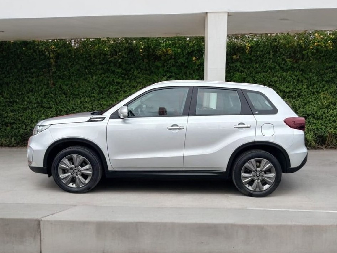VITARA II GLX 1.6 MT / AÑO 2023 / UNICO DUEÑO / 59.727 KMS  6