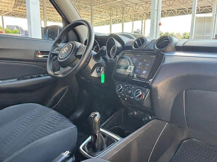 SWIFT GL SPORT HB 1.2 MT / AÑO 2024 / UNICO DUEÑO / 44.767 KMS  9