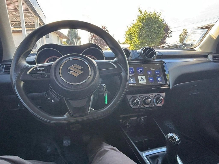 SWIFT GL SPORT HB 1.2 MT / AÑO 2024 / UNICO DUEÑO / 44.767 KMS  13