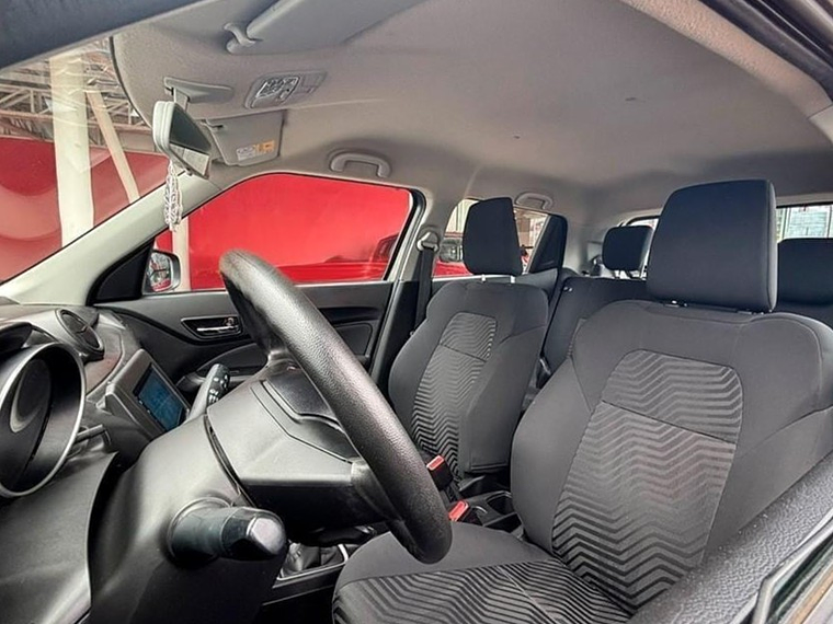 SWIFT GL HB 1.2 / AÑO 2023 / UNICO DUEÑO / 40.631 KMS  9