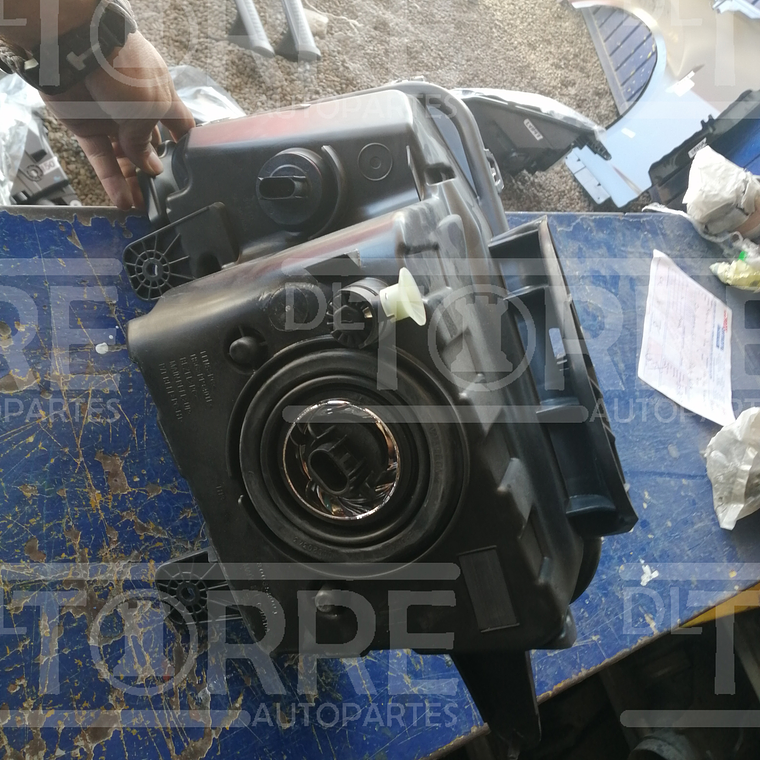 Faro der chevrolet camaro 2010-2013 4