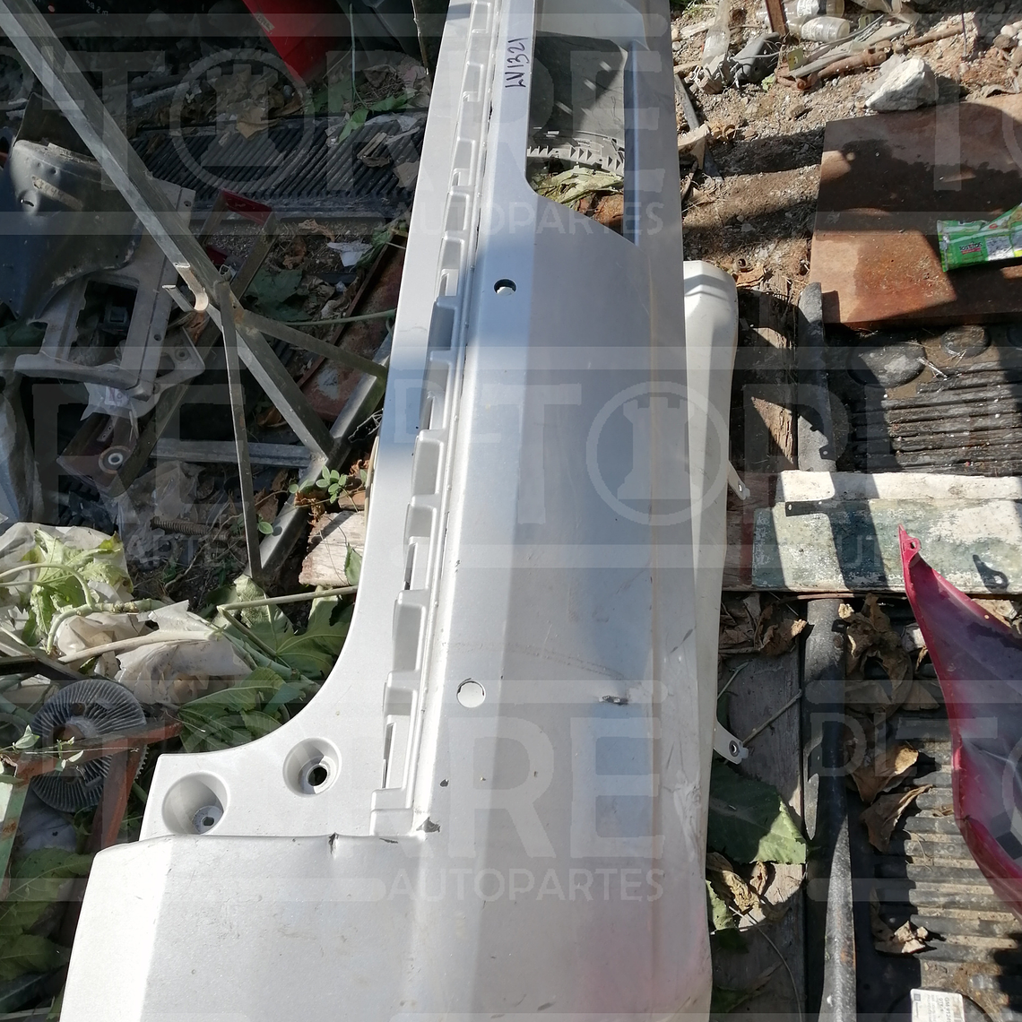 Defensa trasera chevrolet suburban 2015-2019 1