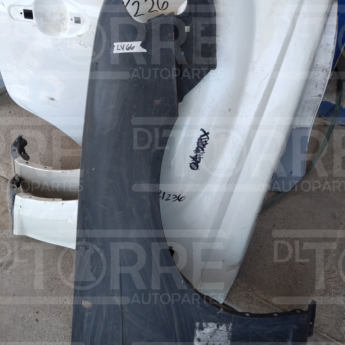 Salpicadera nissan sentra der delt 2001-2003 1