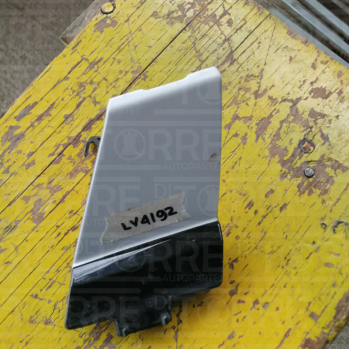 Tapa para tiron de Mitsubishi Xpander 2020-2023 1