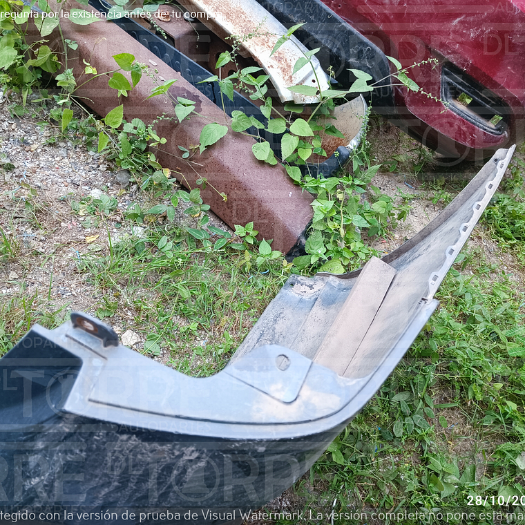 Fascia  de Nissan Sentra tras, 2017-2019 2