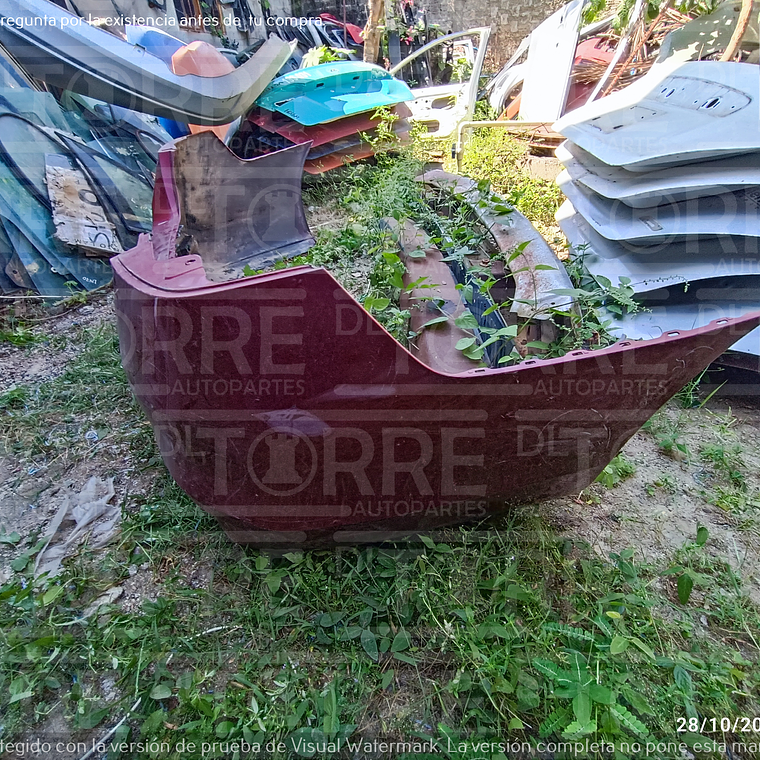 Fascia  de Nissan Sentra tras, 2017-2019 2