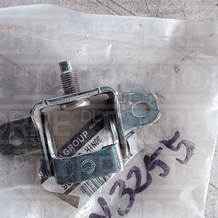 Bisagra para tapa de Nissan March 2012-2019