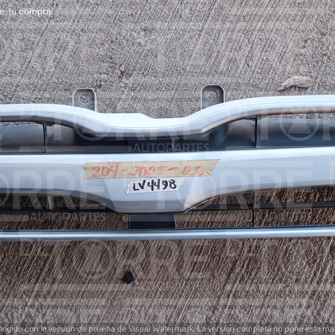 Parrilla de Toyota Hiace central, delantera, exterior, superior, 2011-2013 1