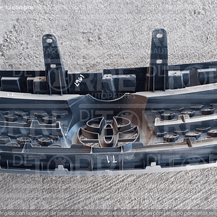 Parrilla de Toyota Fortuner central, delantera, exterior, superior, 2009-2011