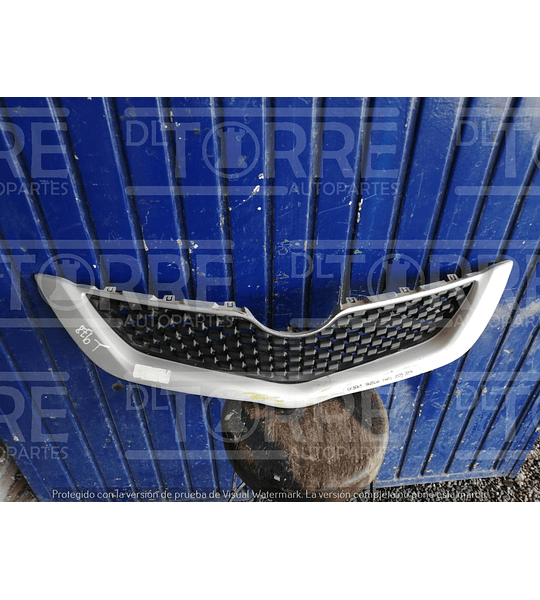 Parrilla de Toyota Yaris central, delantera, exterior, superior, 2009-2016