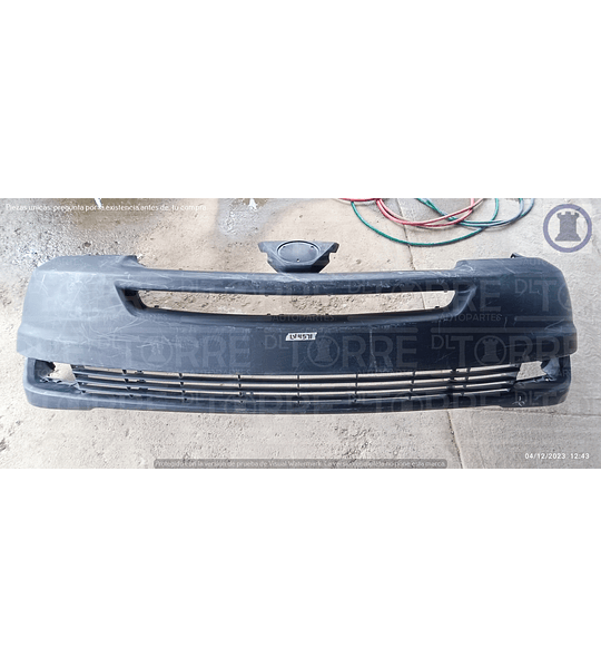 Fascia de Toyota Sienna central, delantera, exterior, superior, 2004-2005