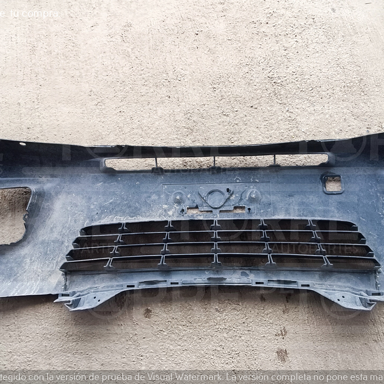 Fascia de Nissan Urvan central, delantera, exterior, superior, 2014-2017 4