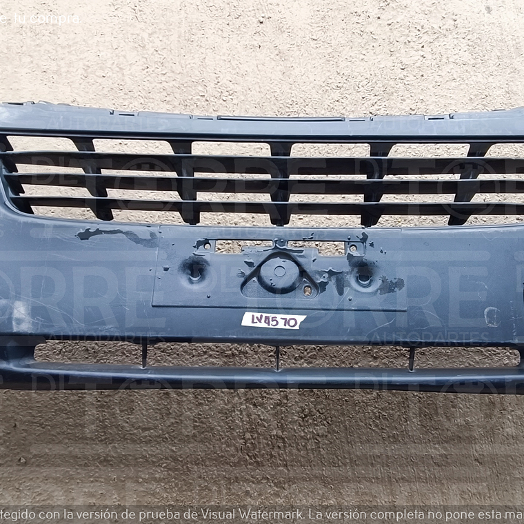 Fascia de Nissan Urvan central, delantera, exterior, superior, 2014-2017 7