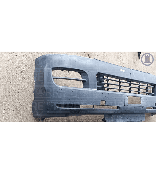 Fascia de Toyota Hiace central, delantera, exterior, superior, 2006-2010