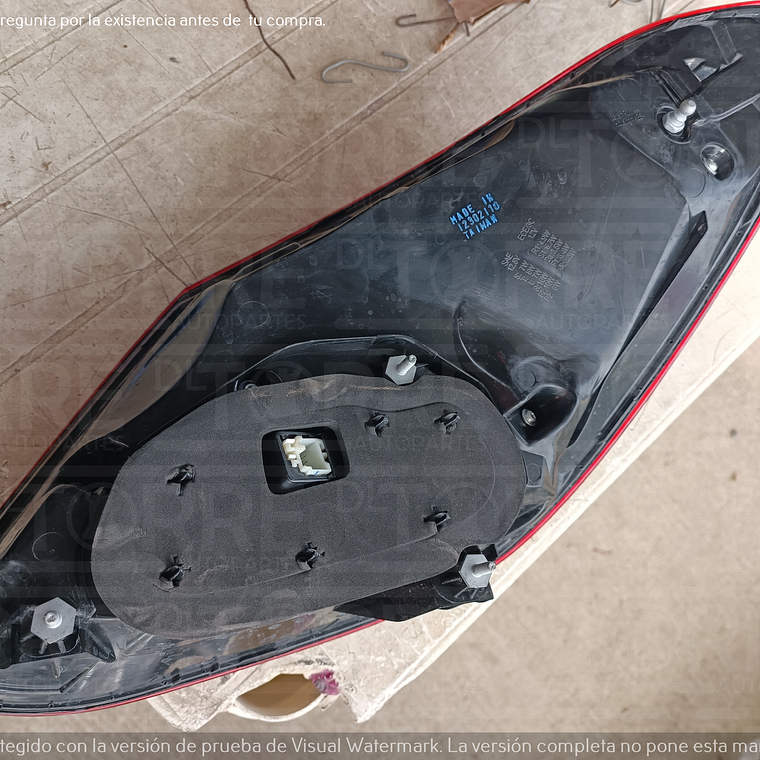 Calavera  de Mercedes-Benz Clase C200 izquierdo, 2019-2021 3