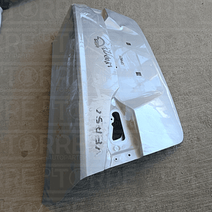 Tapa de cajuela de Nissan Versa central, trasero, exterior, superior, 2020-2023