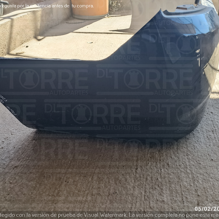 Fascia  de Nissan Versa central, trasero, exterior, superior, 2015-2019 7