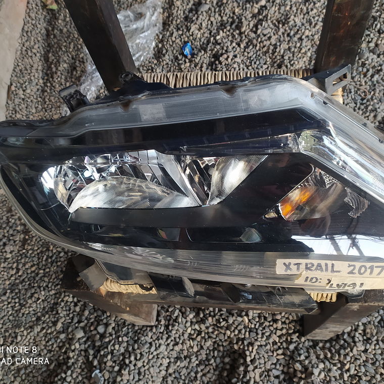 Parrilla nissan frontier central delt 2009-2011 5