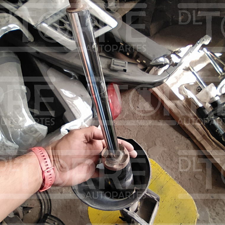 Amortiguador de Ford Mystique trasero, 1999-2000 1