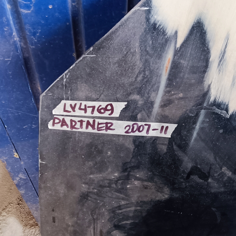 Cofre de Renault Partner central, delantero, exterior, superior, 2007-2011 4