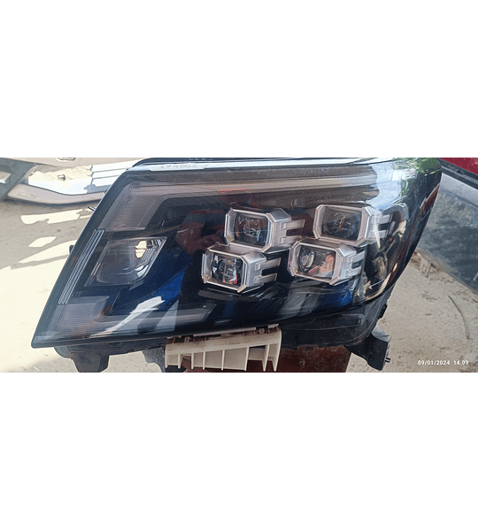 Faro de Nissan Frontier derecho, delantero, exterior, superior, 2021-2023