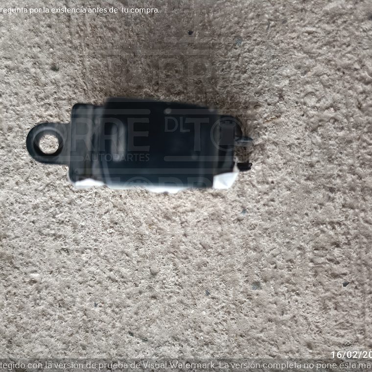 Boton de cristales de Nissan  derecho,  1