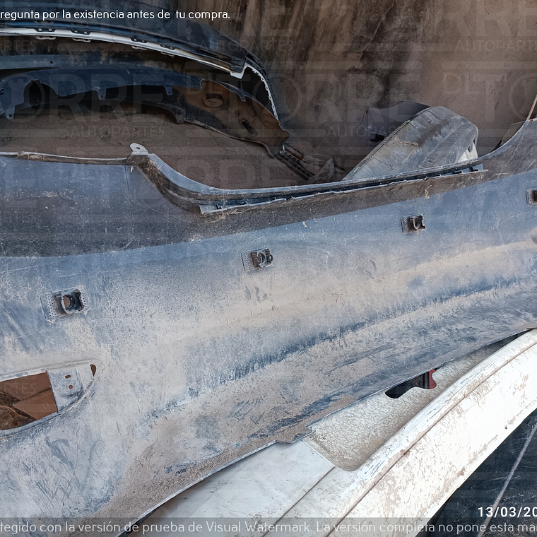 Fascia  de Dodge Attitude trasero, 2012-2014 8