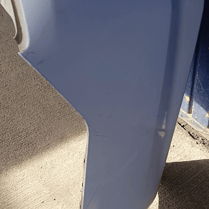 Fascia de Nissan Versa central, trasero, exterior, superior, 2012-2019