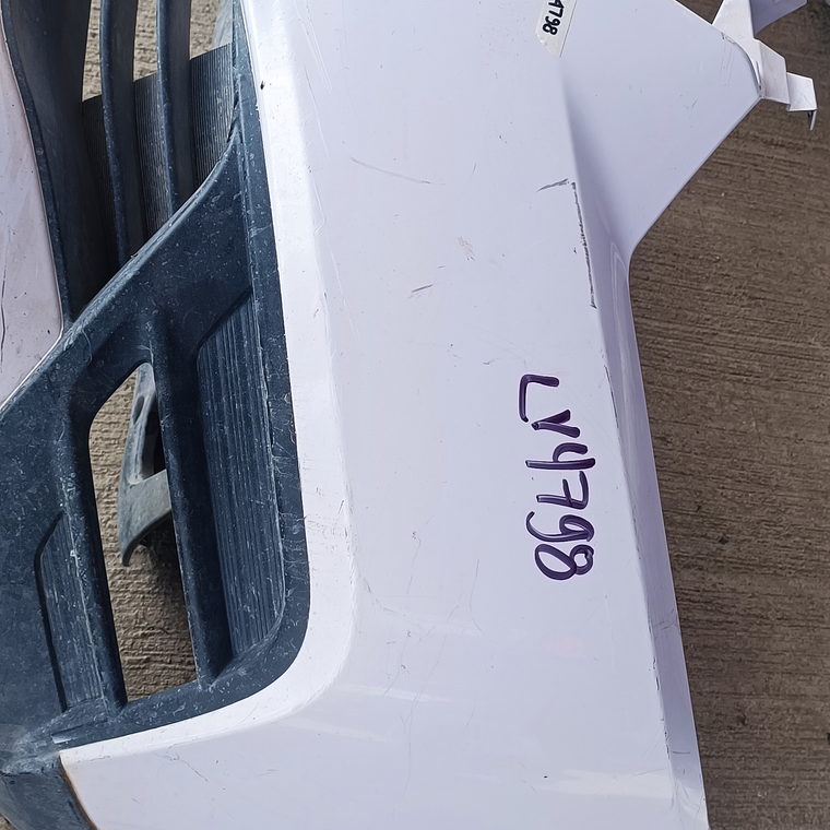 Fascia  de Nissan Kicks central, delantero, exterior, superior, 2017-2020 2